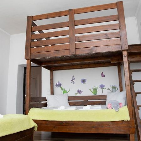 Cosy Apartment In City Centre Oradea Ngoại thất bức ảnh