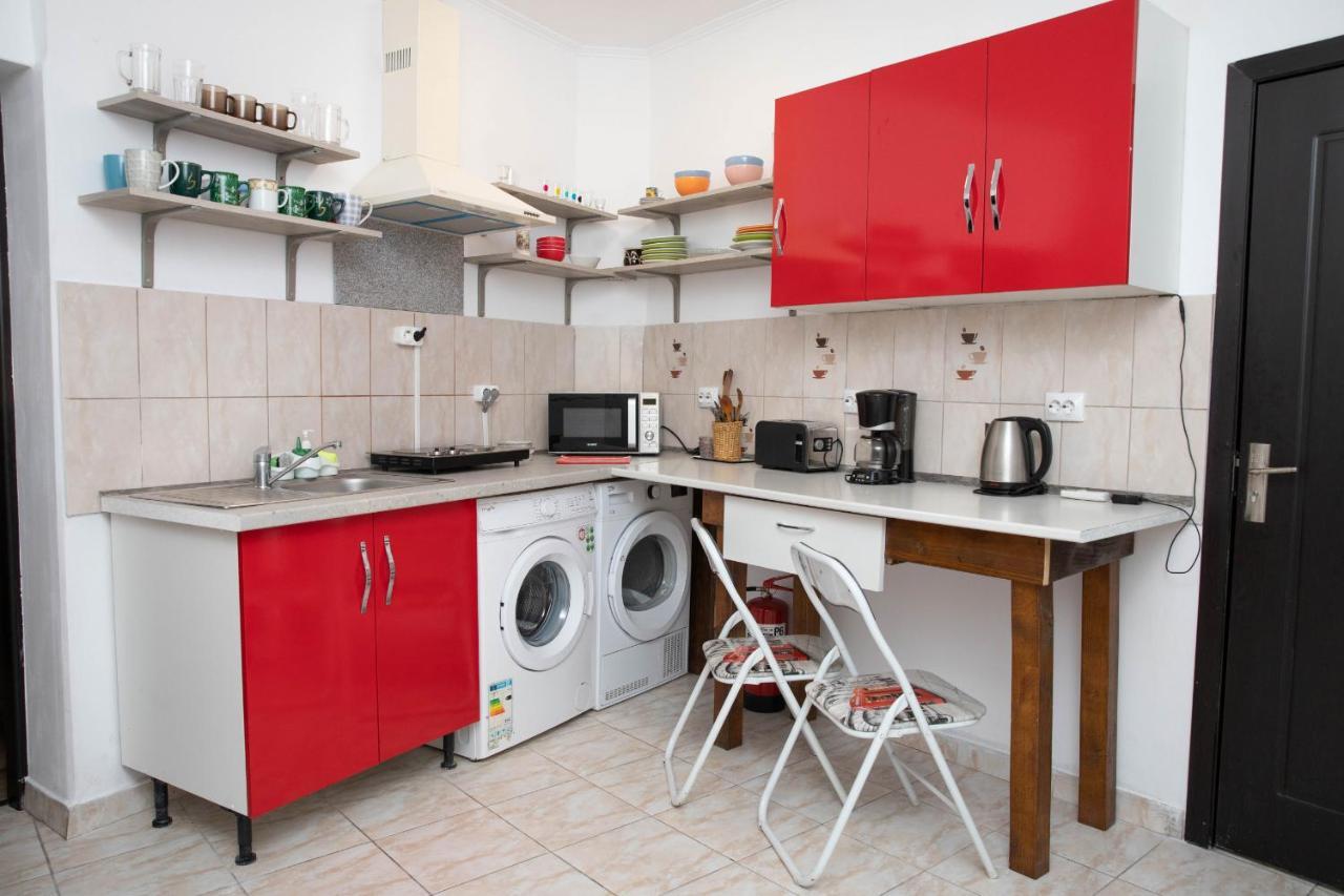 Cosy Apartment In City Centre Oradea Ngoại thất bức ảnh
