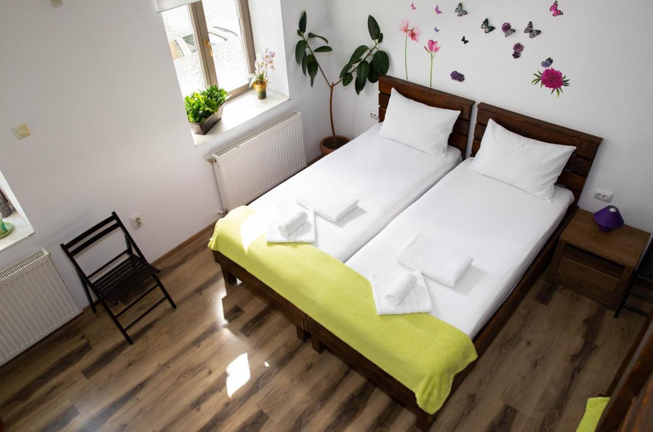 Cosy Apartment In City Centre Oradea Ngoại thất bức ảnh