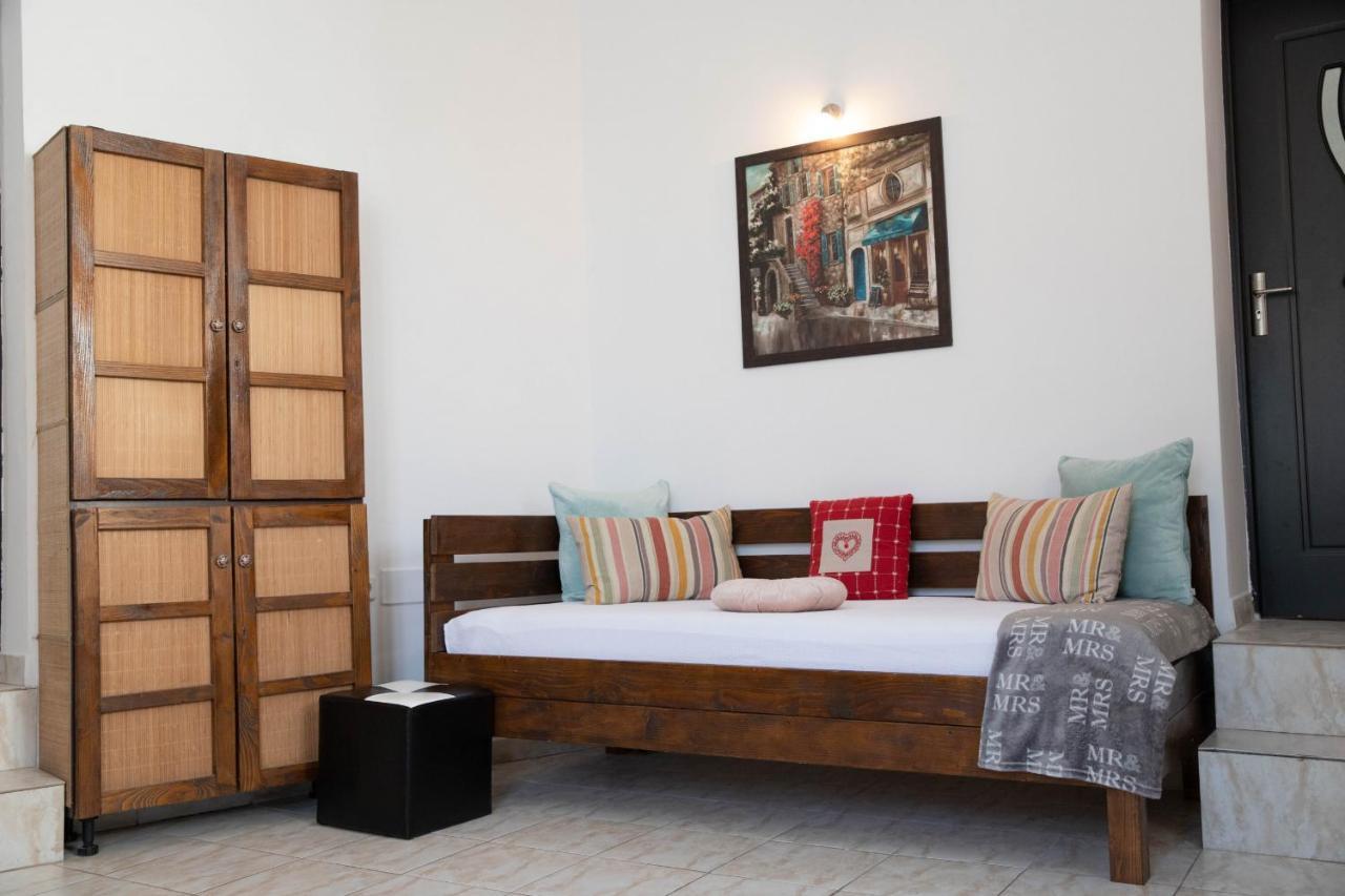 Cosy Apartment In City Centre Oradea Ngoại thất bức ảnh